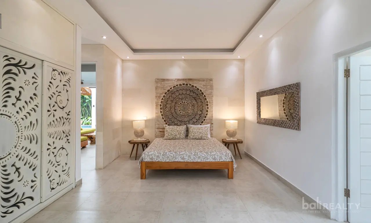 Contemporary 4 BR Villa with Long Lease in Seminyak