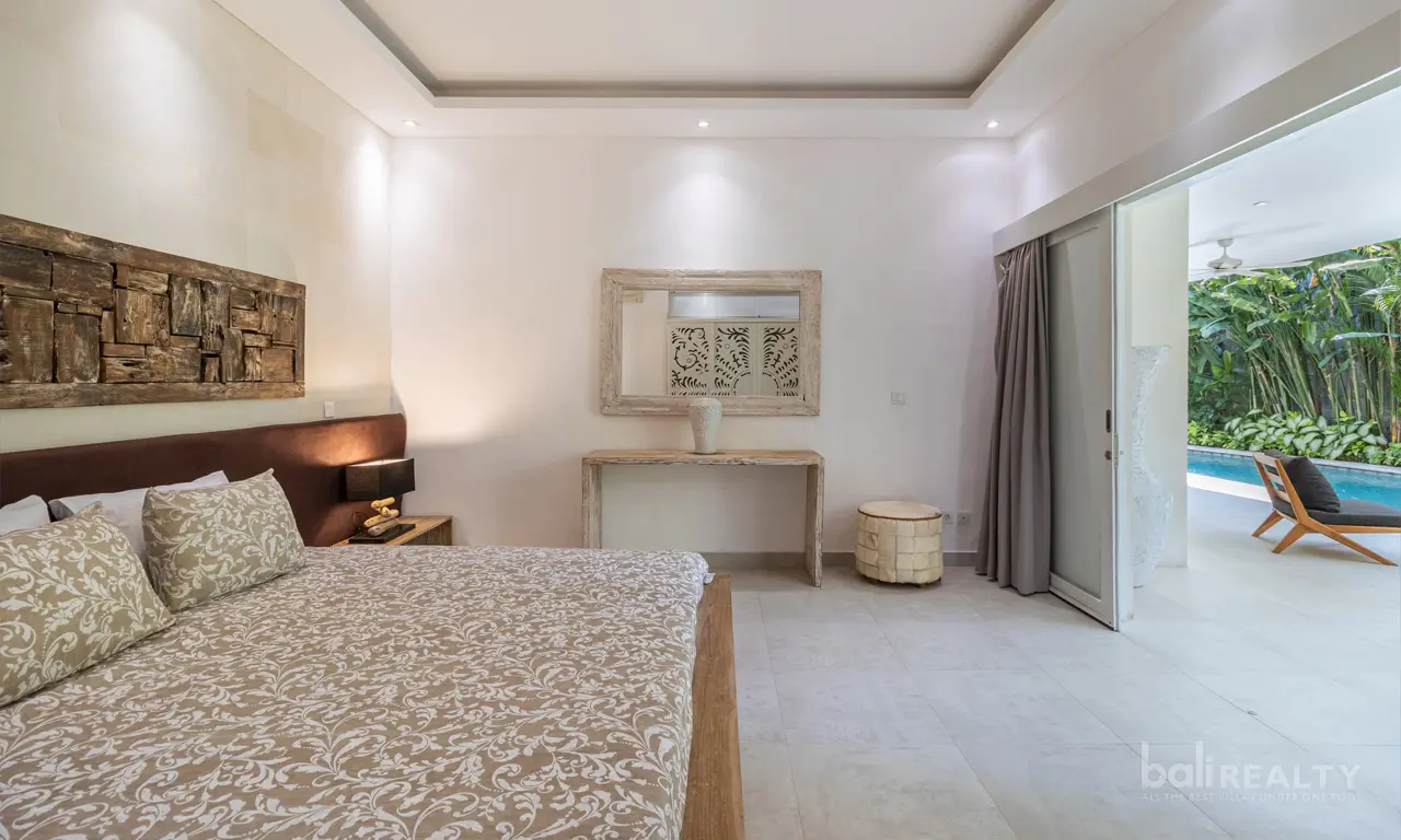 Contemporary 4 BR Villa with Long Lease in Seminyak