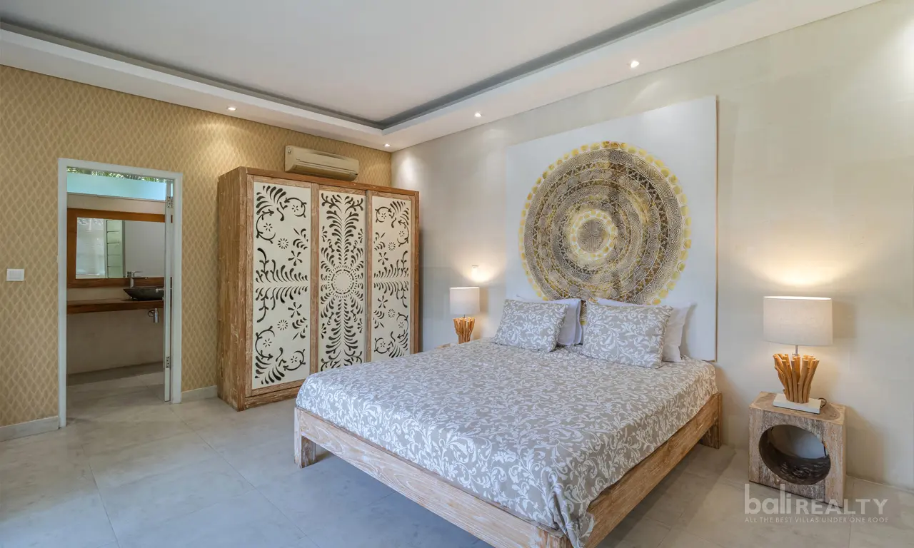 Contemporary 4 BR Villa with Long Lease in Seminyak