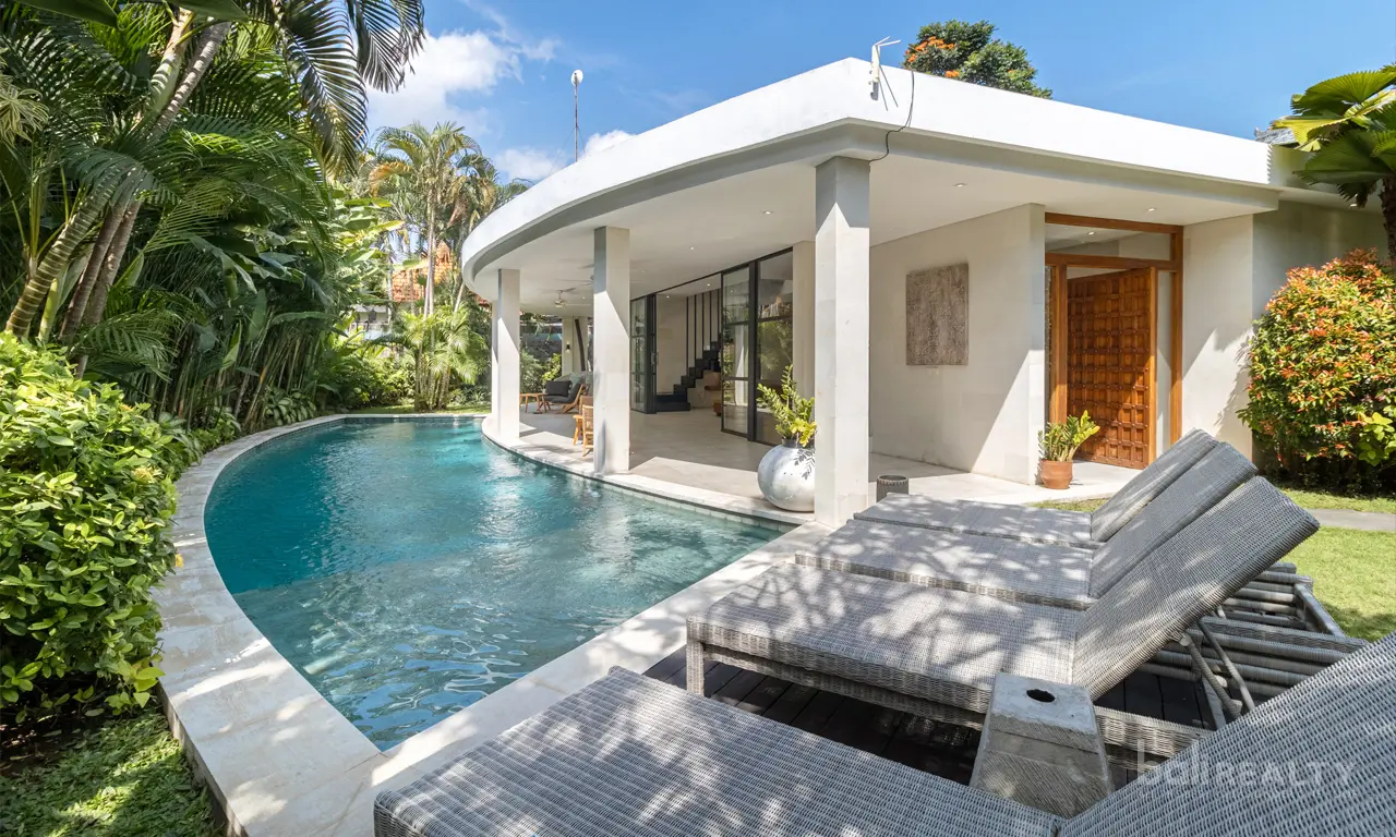 Contemporary 4 BR Villa with Long Lease in Seminyak