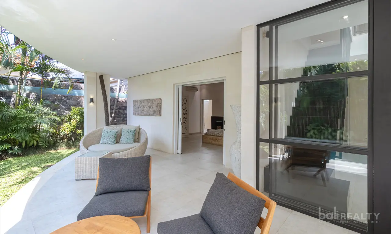 Contemporary 4 BR Villa with Long Lease in Seminyak