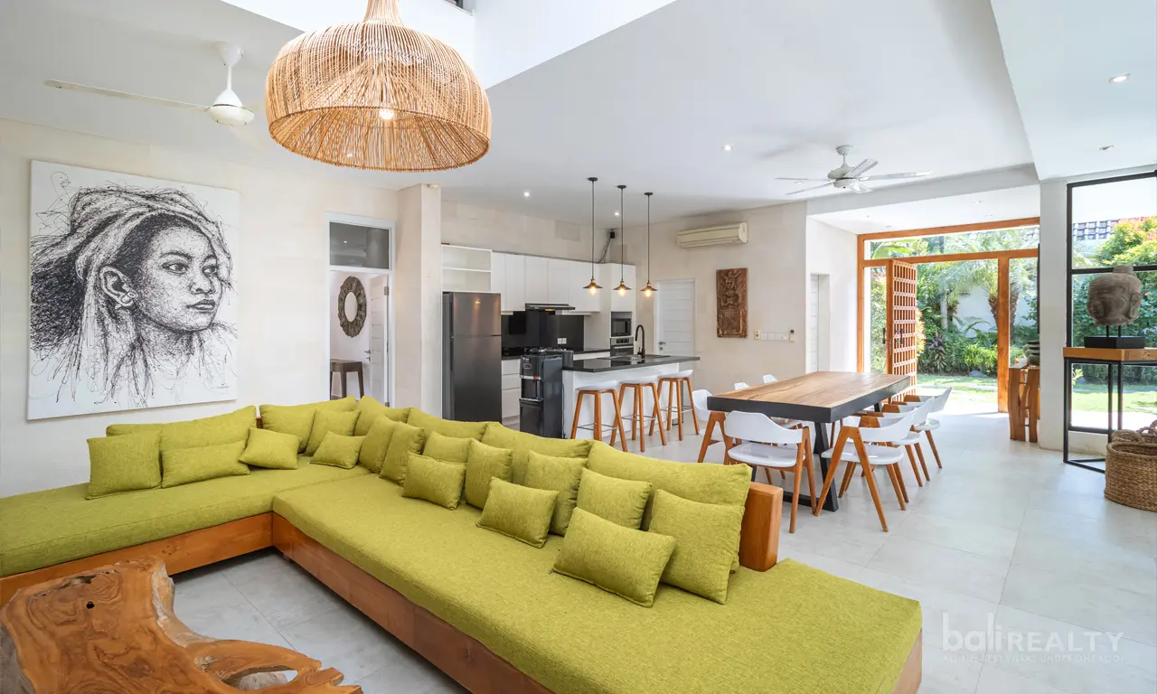 Contemporary 4 BR Villa with Long Lease in Seminyak