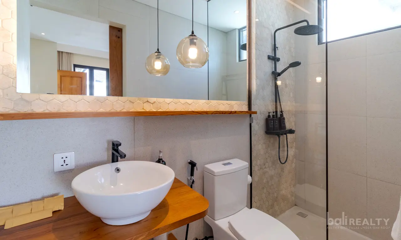 Contemporary 4 BR Villa with Long Lease in Seminyak