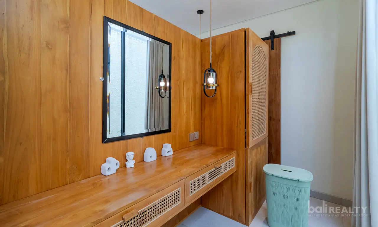 Contemporary 4 BR Villa with Long Lease in Seminyak