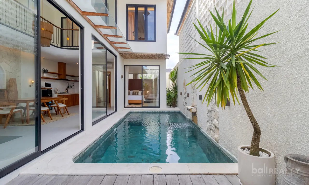 Contemporary 4 BR Villa with Long Lease in Seminyak