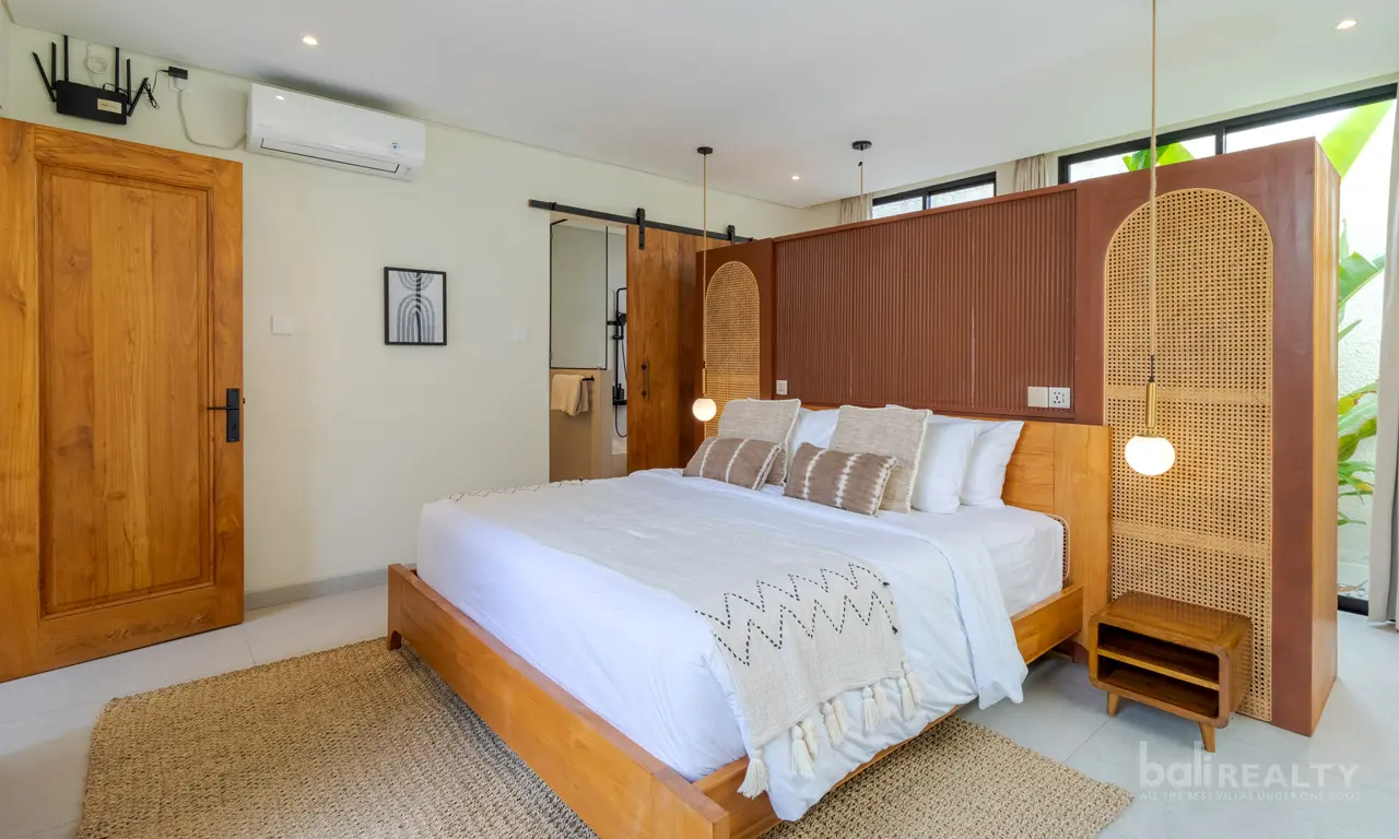 Contemporary 4 BR Villa with Long Lease in Seminyak