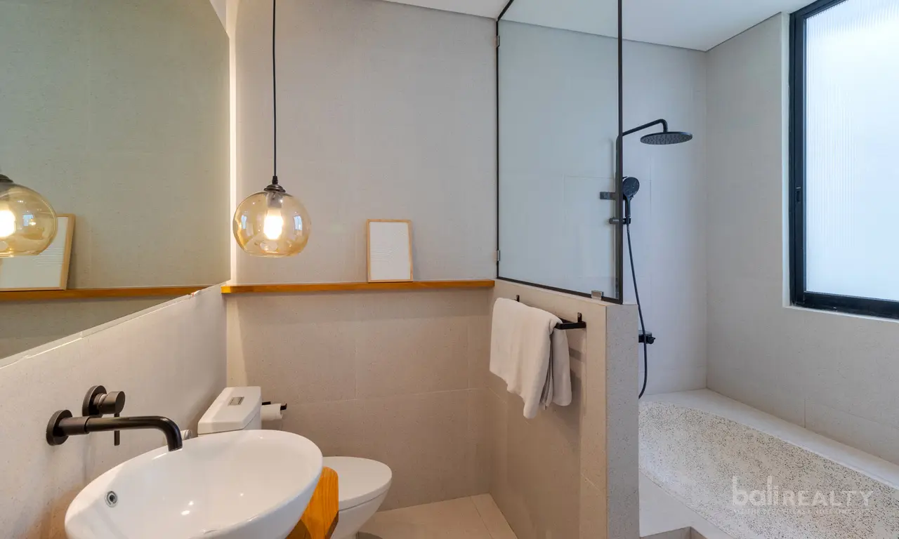 Contemporary 4 BR Villa with Long Lease in Seminyak