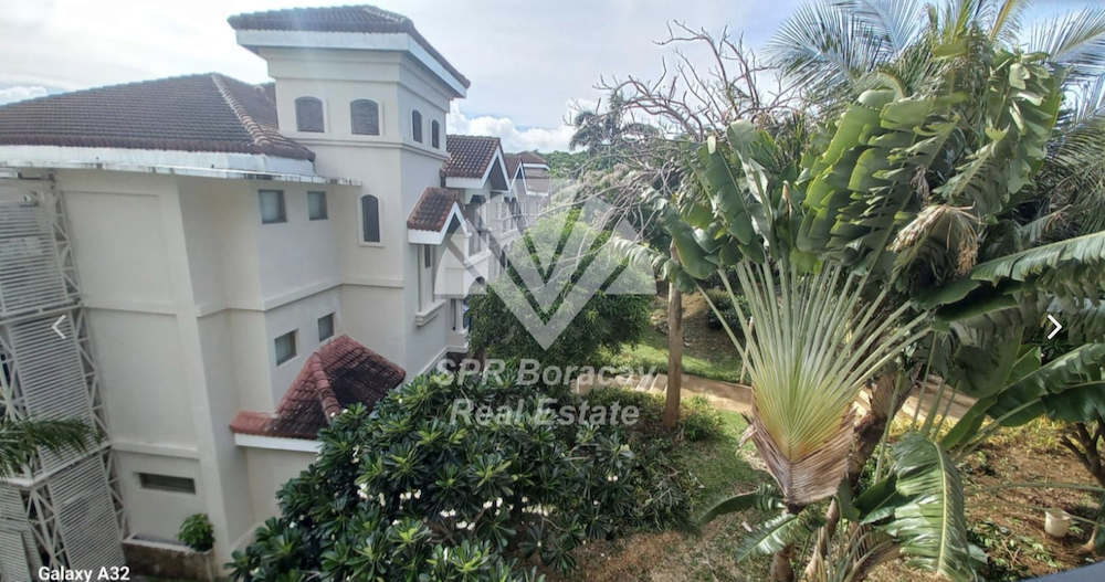 Studio with Balcony & 2 Beds – Balabag, Boracay