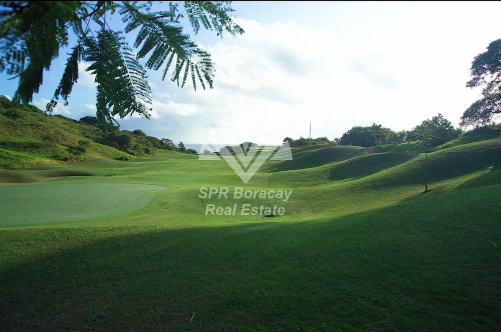 Studio with Balcony & 2 Beds – Balabag, Boracay