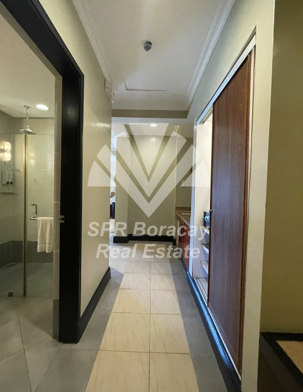Studio with Balcony & 2 Beds – Balabag, Boracay
