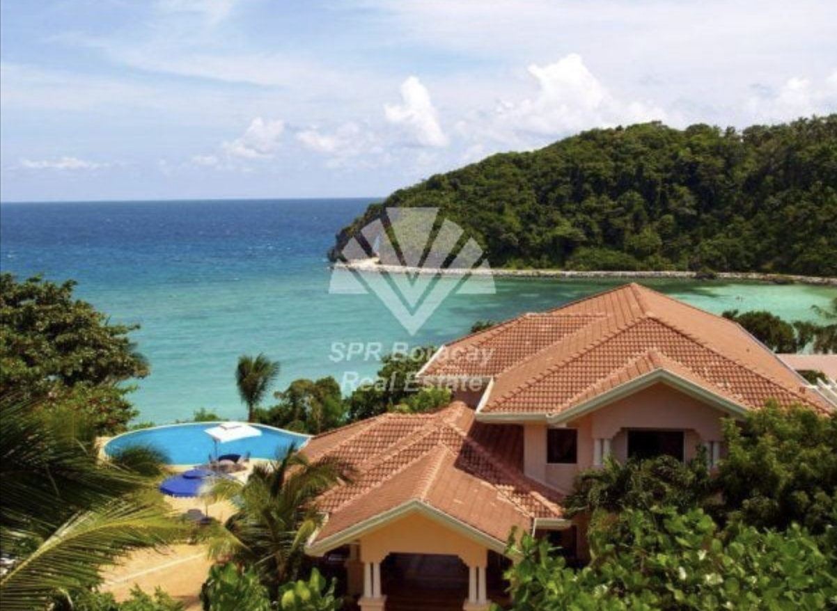 Studio with Balcony & 2 Beds – Balabag, Boracay