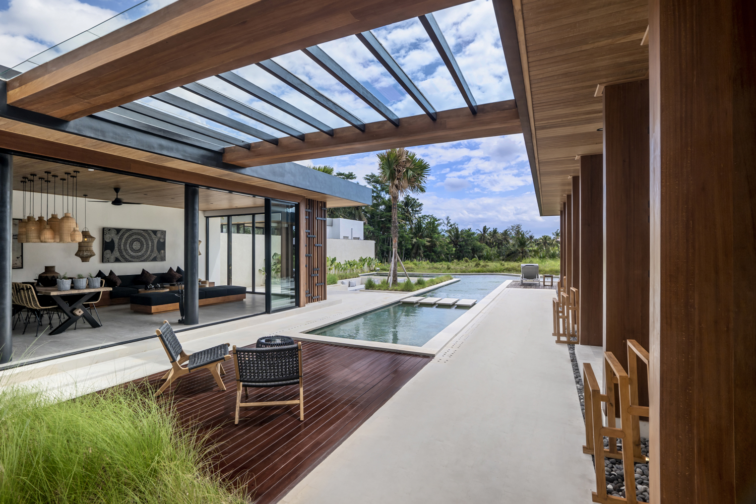 Modern 4-Bedroom Villa with Spacious Pool