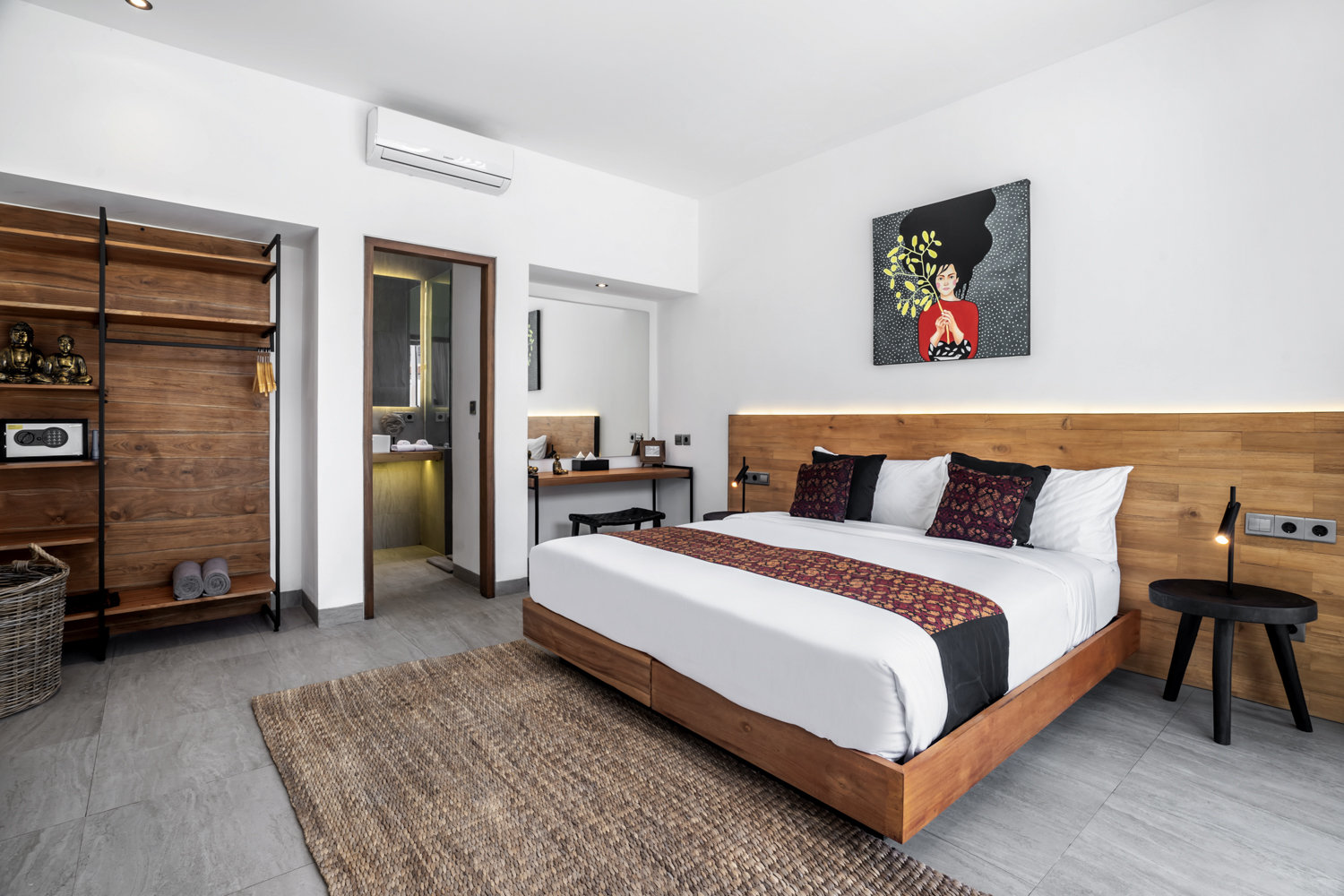 Modern 4-Bedroom Villa with Spacious Pool