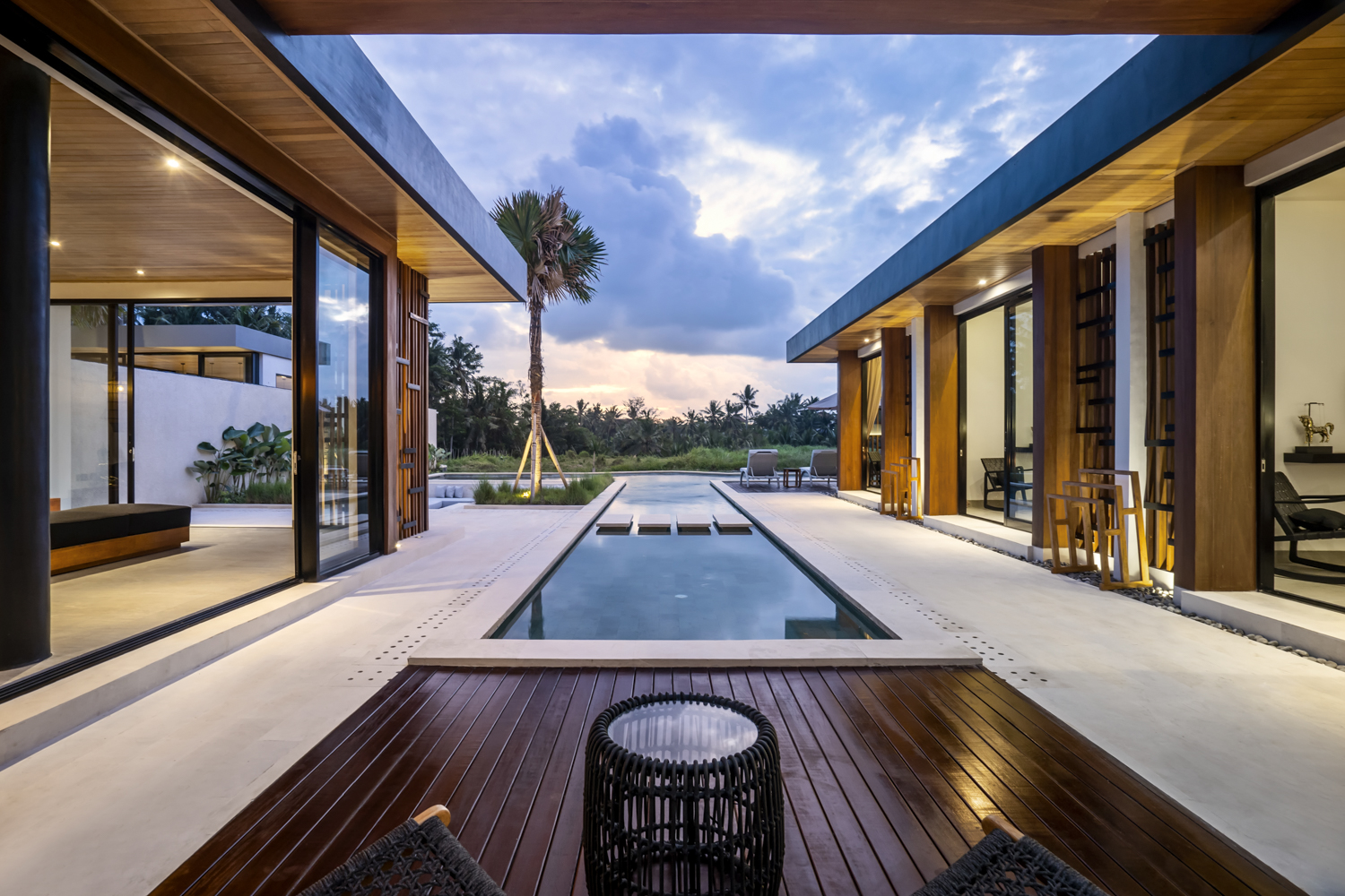 Modern 4-Bedroom Villa with Spacious Pool