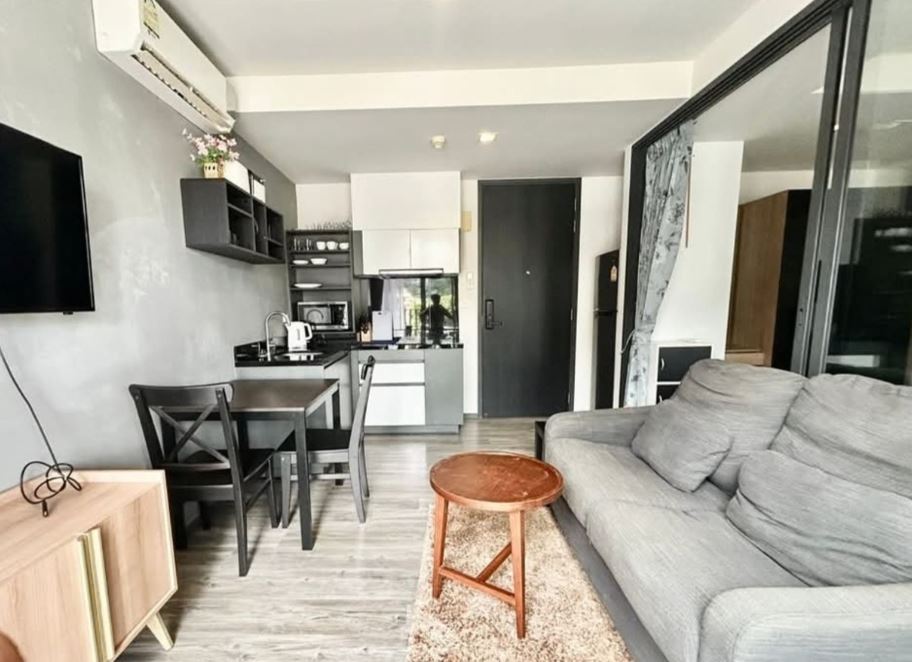 Stylish 1-Bed Apartment At The Deck, Patong