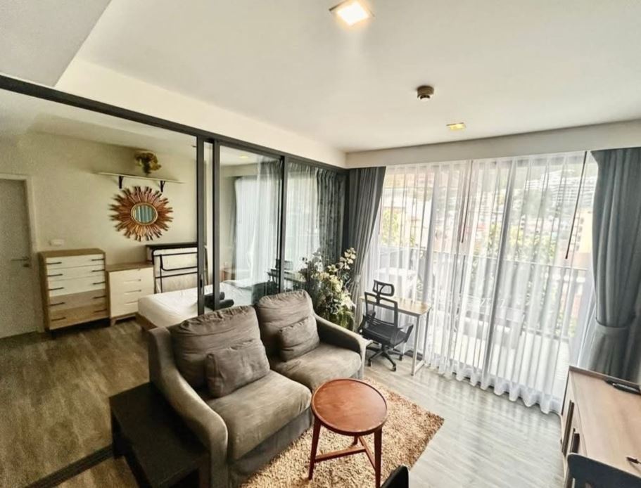 Stylish 1-Bed Apartment At The Deck, Patong