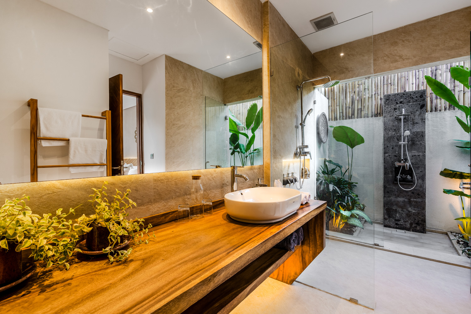 Private Jungle-View Villa with Infinity Pool