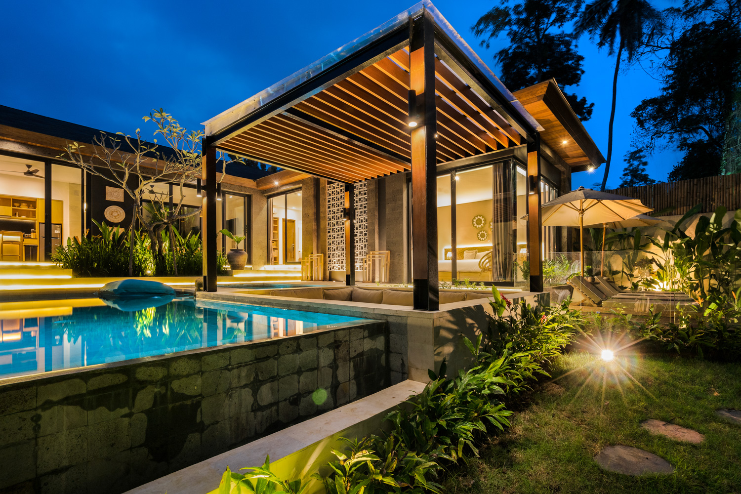 Private Jungle-View Villa with Infinity Pool