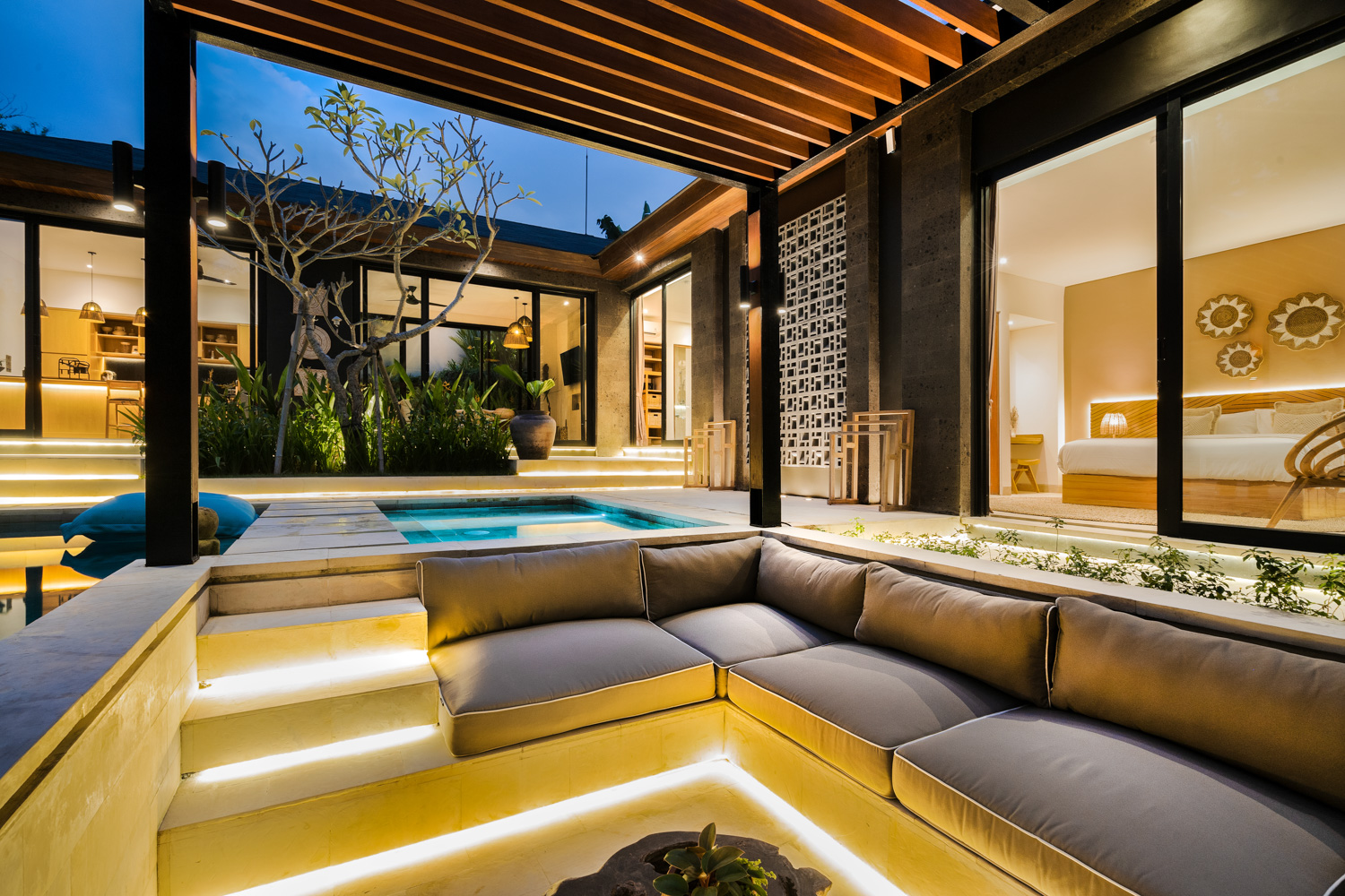 Private Jungle-View Villa with Infinity Pool