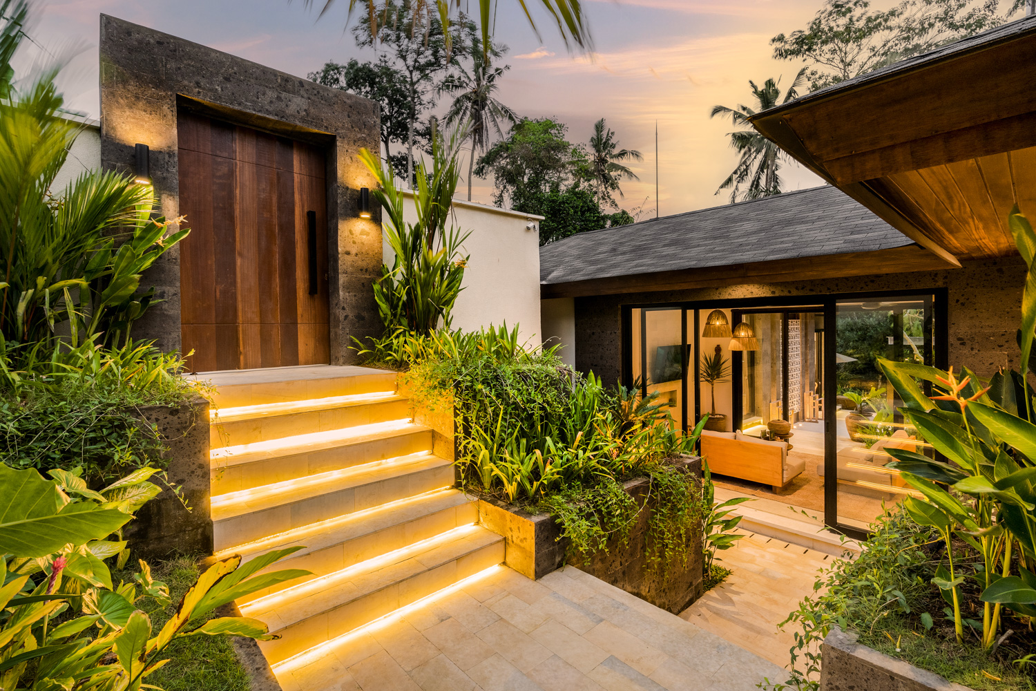 Private Jungle-View Villa with Infinity Pool