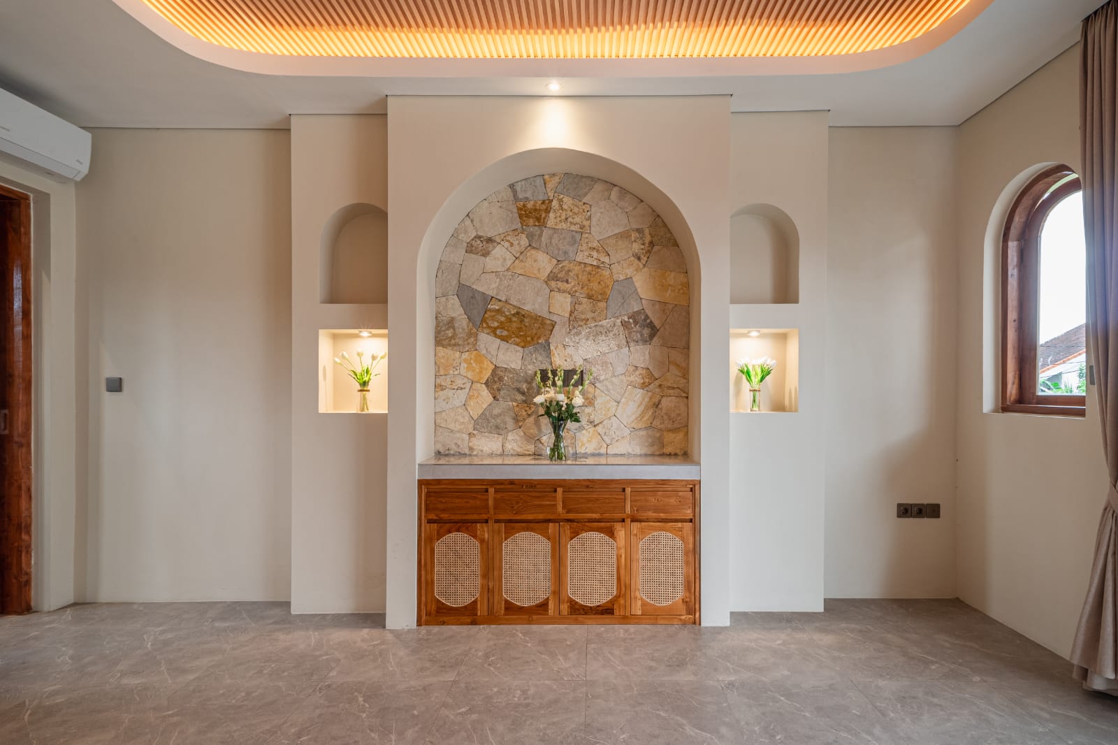 Chic 2-Bedroom Villa with Sunset Views