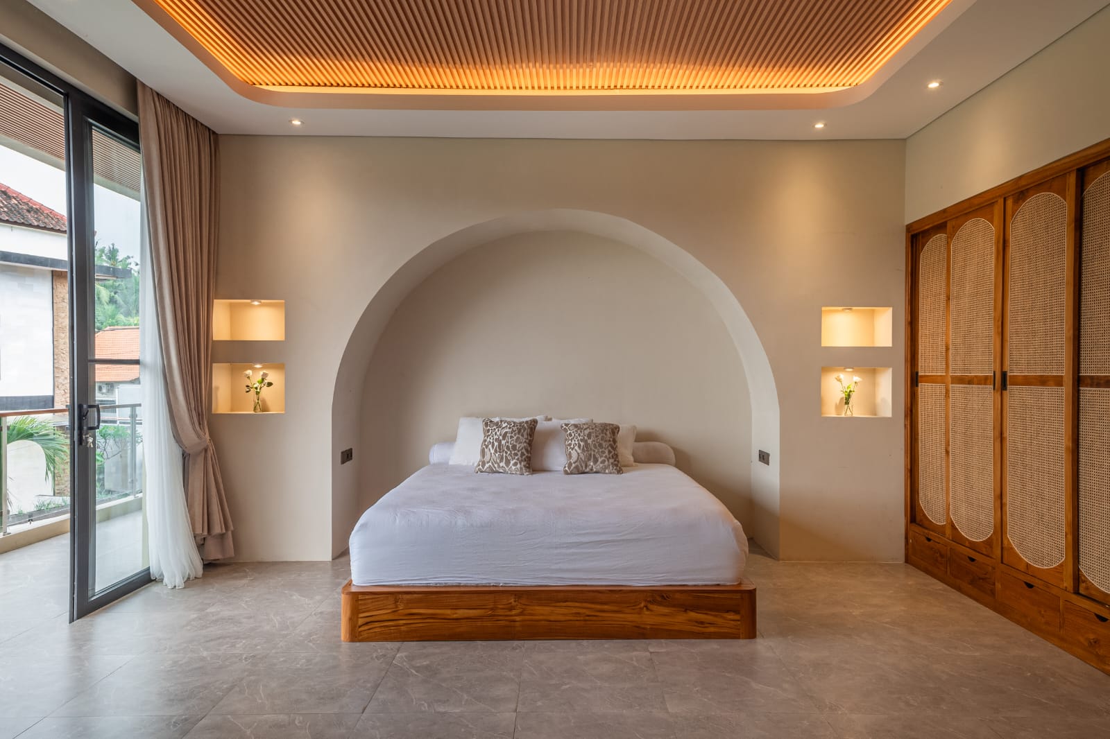 Chic 2-Bedroom Villa with Sunset Views