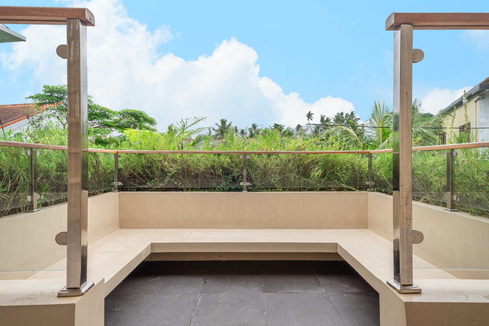 Chic 2-Bedroom Villa with Sunset Views