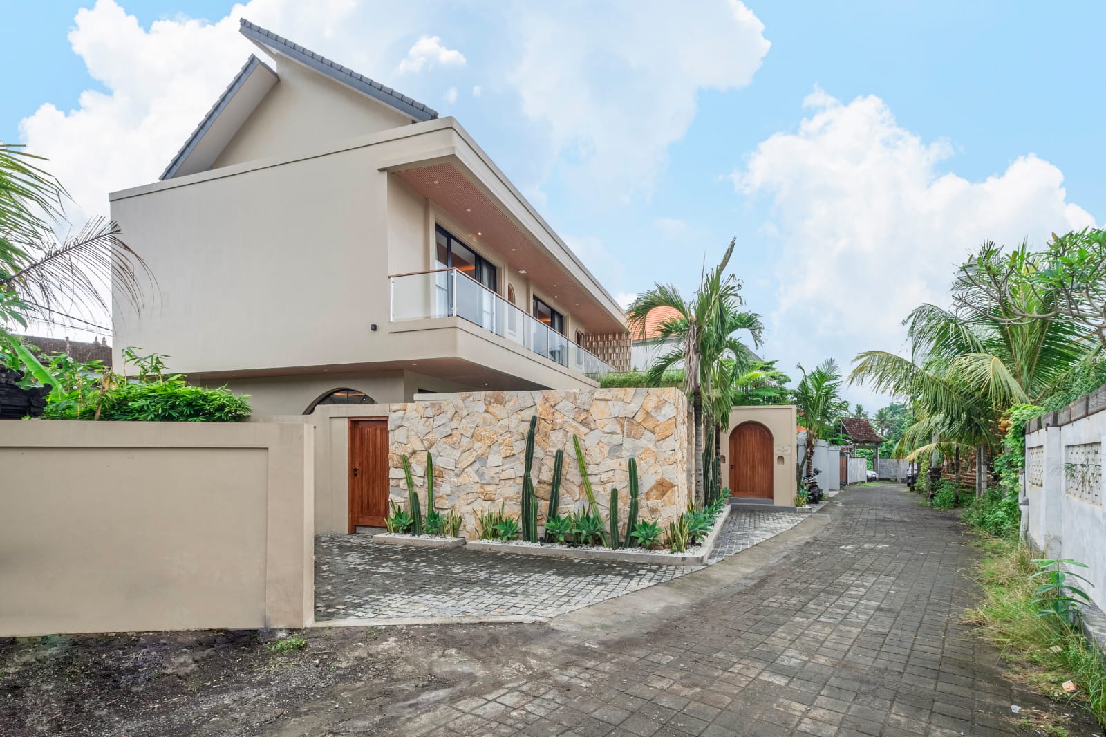 Chic 2-Bedroom Villa with Sunset Views