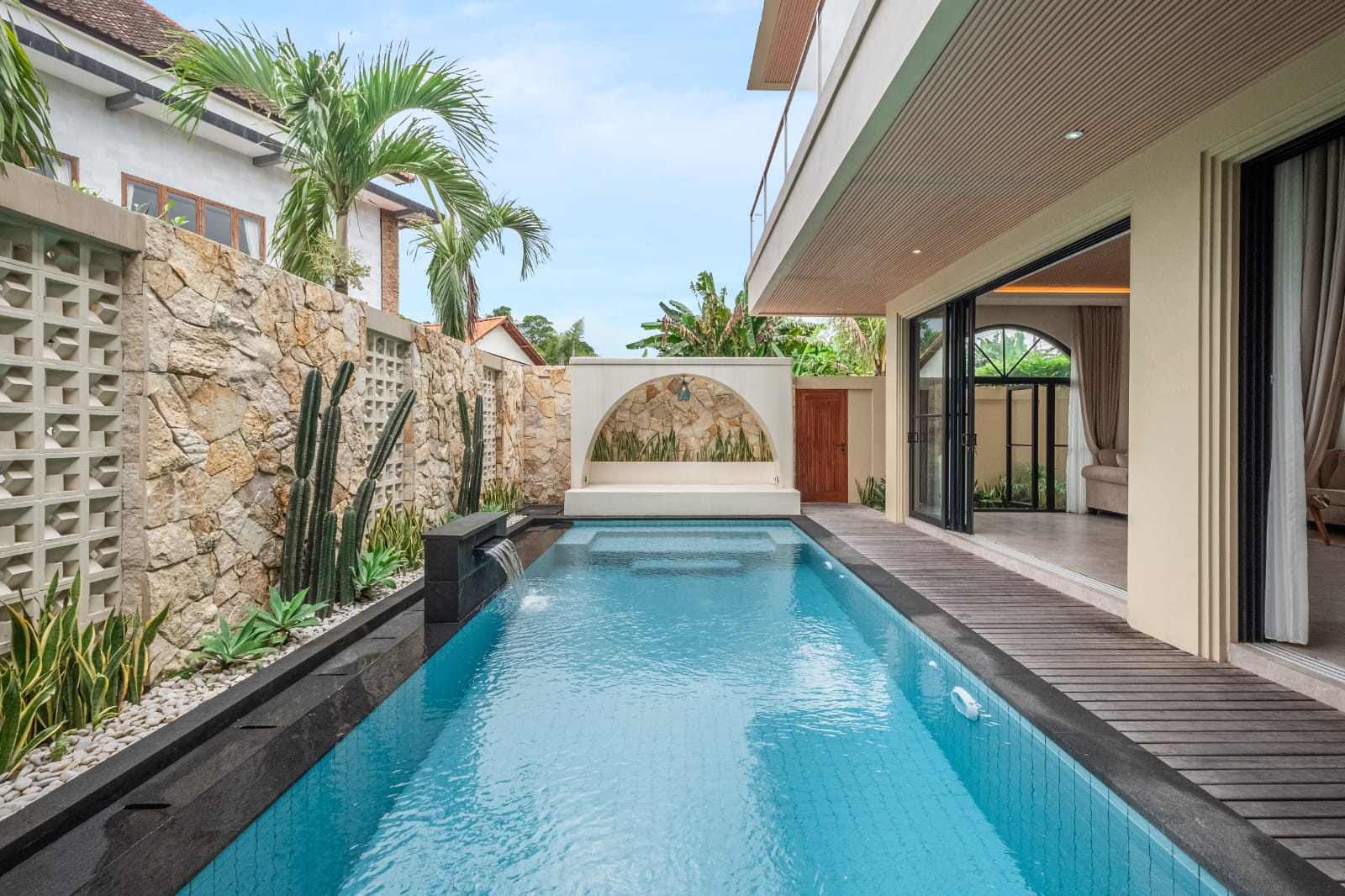 Chic 2-Bedroom Villa with Sunset Views