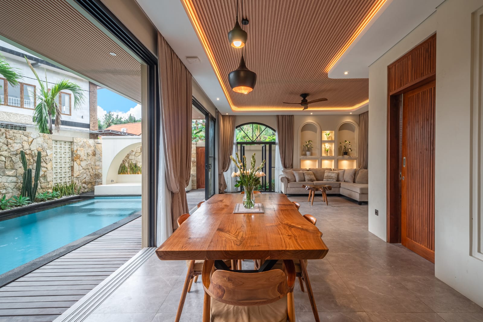 Chic 2-Bedroom Villa with Sunset Views