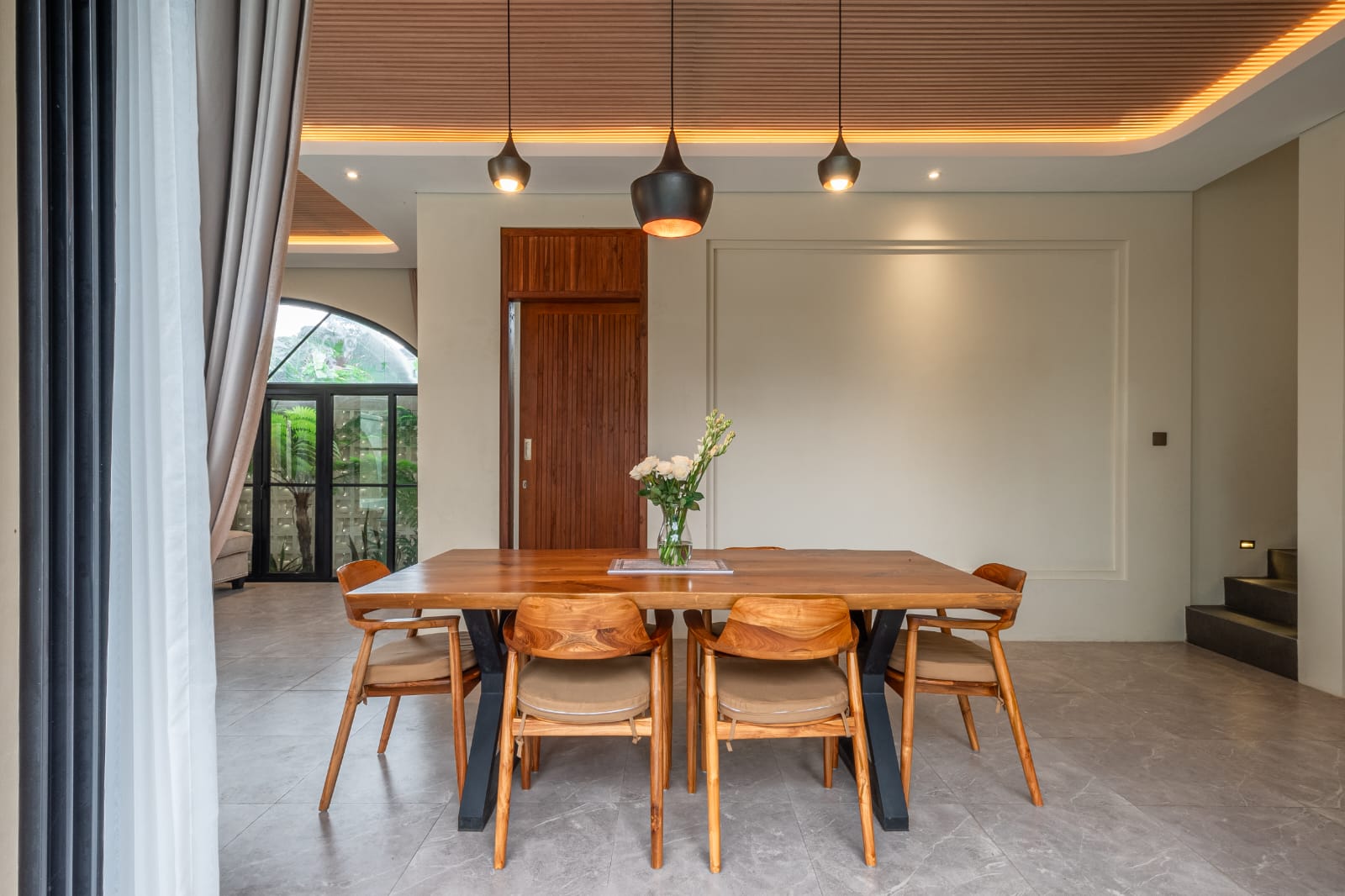 Chic 2-Bedroom Villa with Sunset Views