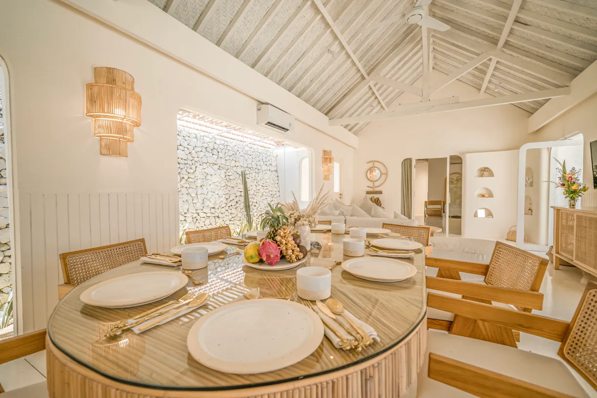 Luxury 6 BR Villa in Batu Bolong