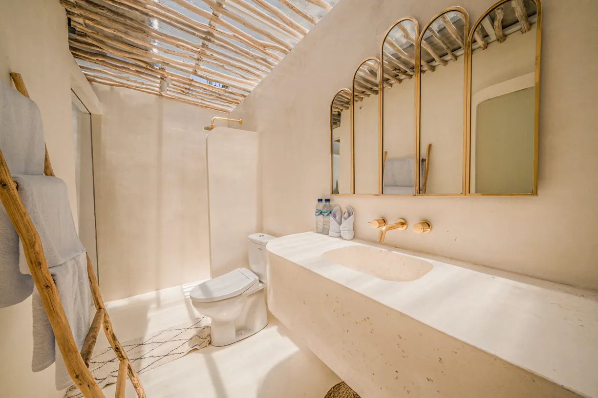 Luxury 6 BR Villa in Batu Bolong