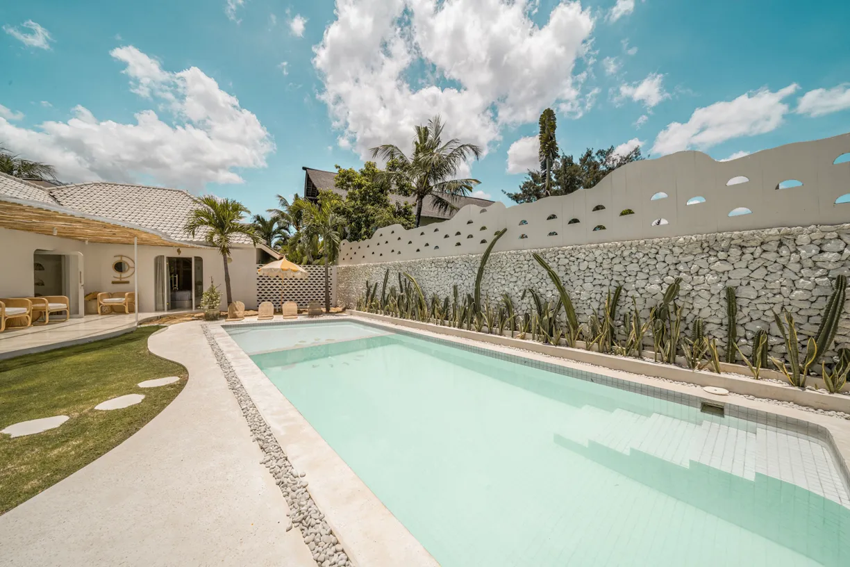 Luxury 6 BR Villa in Batu Bolong