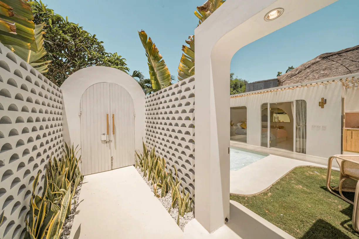 Luxury 6 BR Villa in Batu Bolong