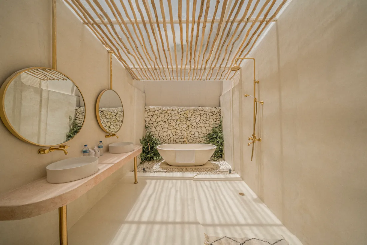 Luxury 6 BR Villa in Batu Bolong