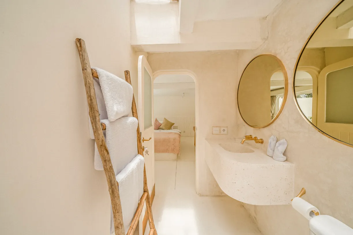 Luxury 6 BR Villa in Batu Bolong