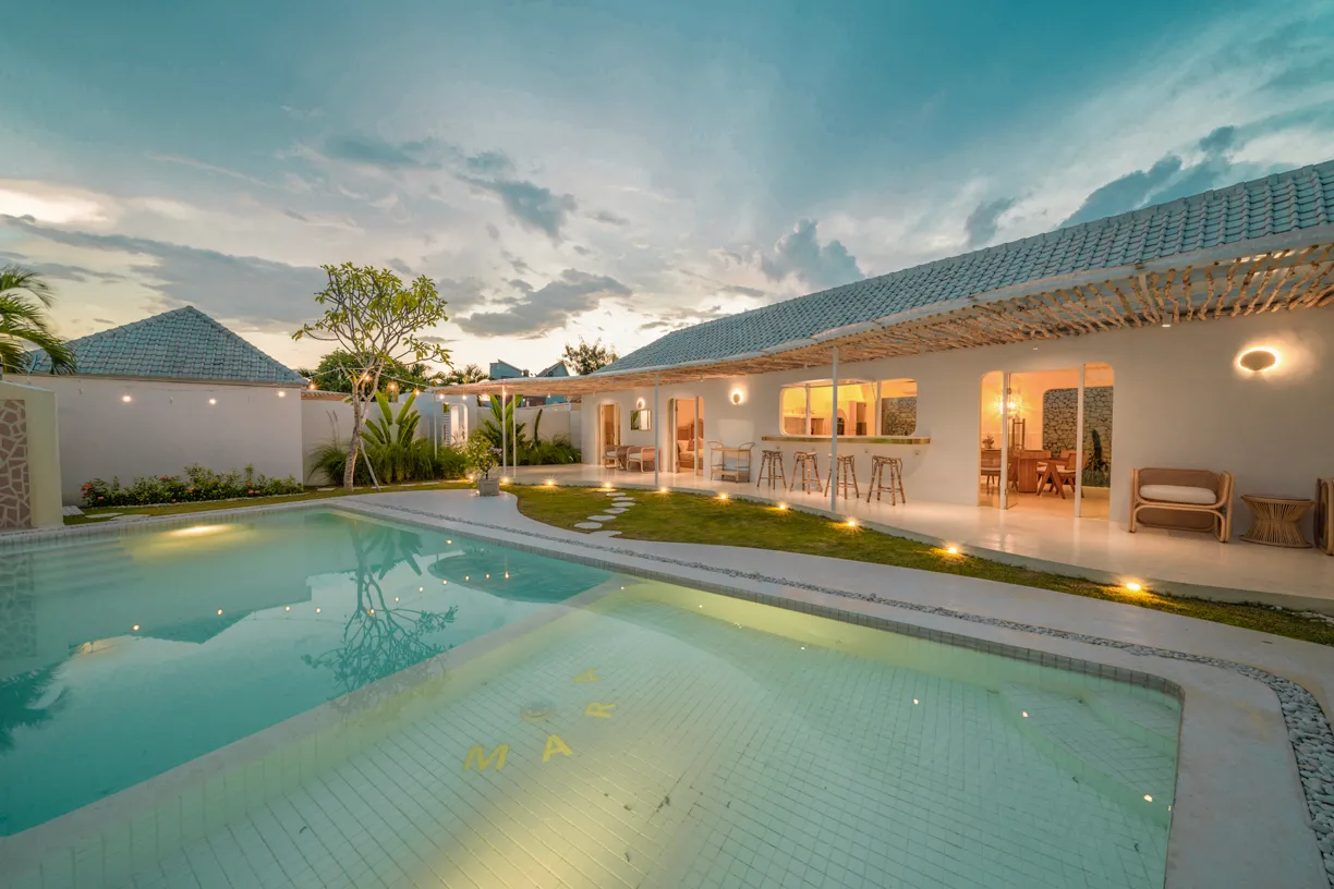 Luxury 6 BR Villa in Batu Bolong