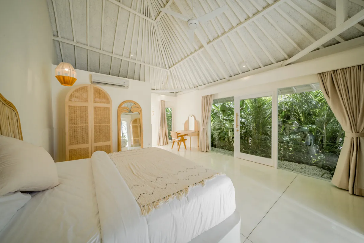 Luxury 6 BR Villa in Batu Bolong