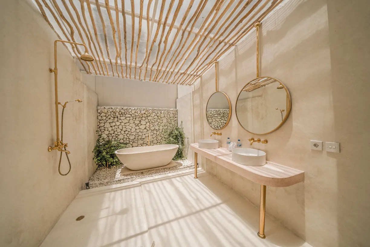 Luxury 6 BR Villa in Batu Bolong