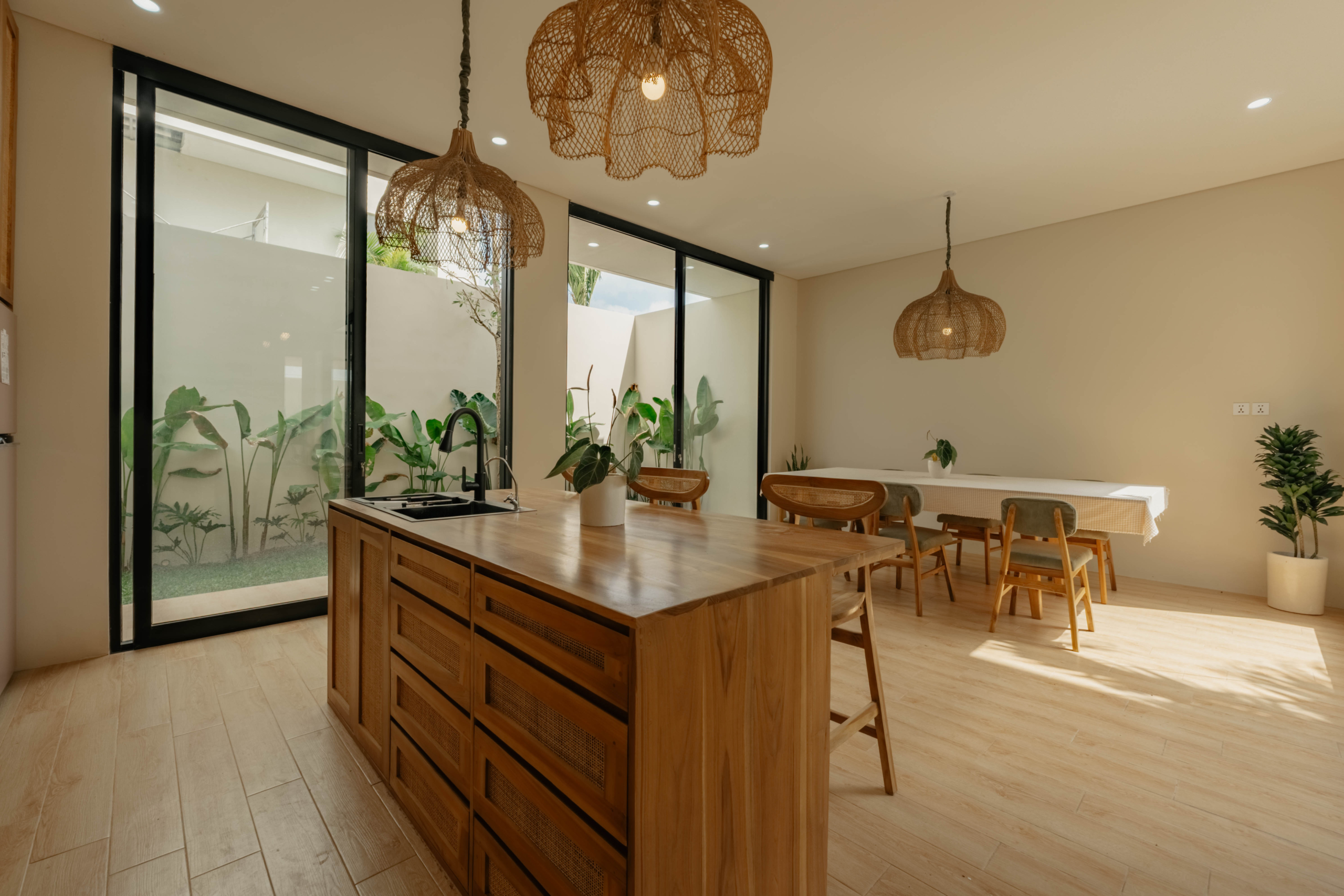 Oceanfront Villa in Kedungu