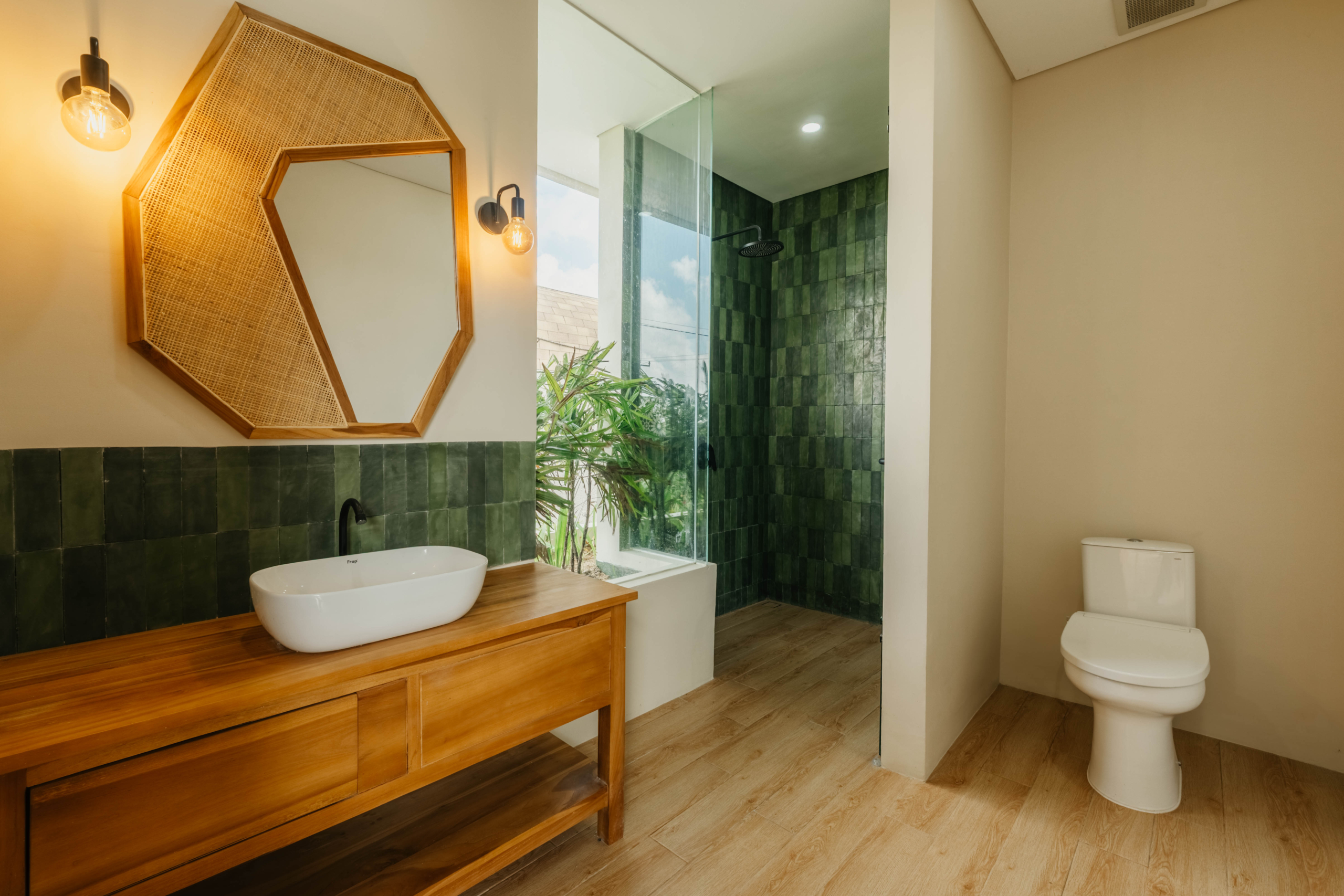 Oceanfront Villa in Kedungu